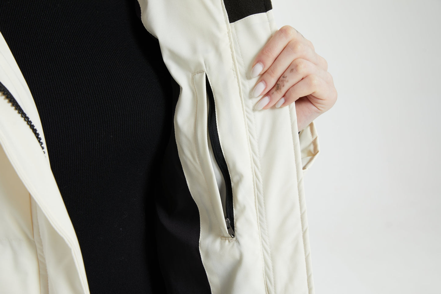 Multiple Pocket Solid Thicken Midi Padded Coat wantdo Women's Winter Puffer Parka Fashion Casual Classic Outdoor Hiking Travel Quilted Jacket Polyester Shell Faux Fur Detachable Hooded Overcoat Long Sleeve Two-way Zipper Yout